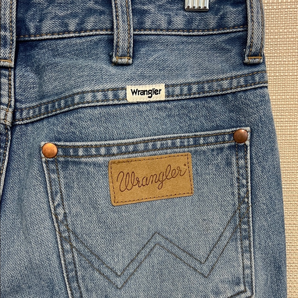 Wrangler Distressed Blue Wide Leg Jeans - Picture 3 of 4